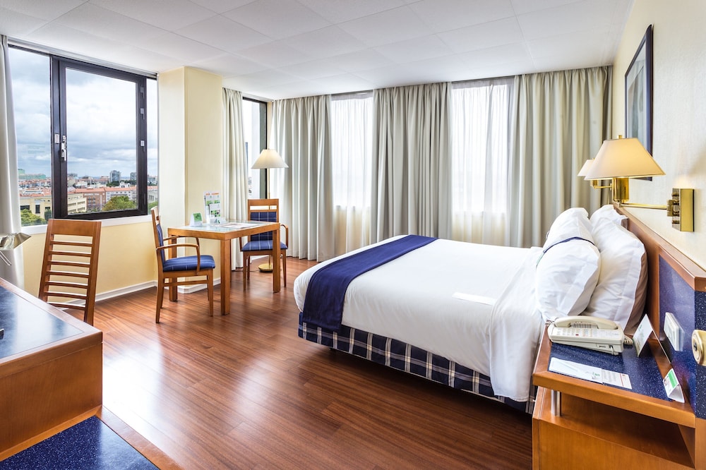 Holiday Inn Lisbon by IHG — Hotel rooms in Lisbon, Lisboa
