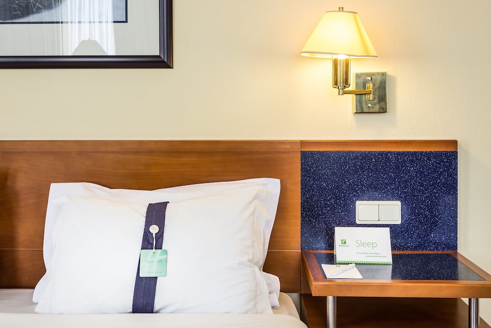 Holiday Inn Lisbon by IHG — Hotel rooms in Lisbon, Lisboa
