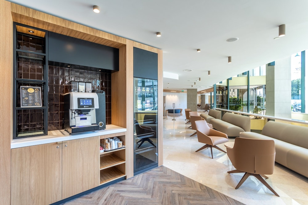 Holiday Inn Lisbon by IHG — Restaurant & bars in Lisbon, Lisboa