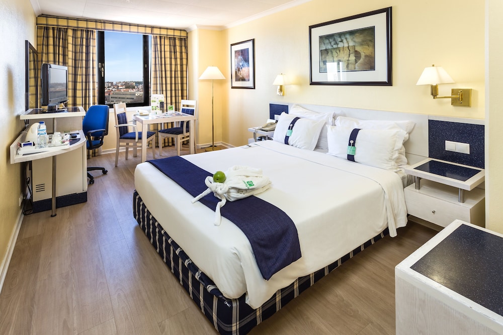 Holiday Inn Lisbon by IHG — Hotel rooms in Lisbon, Lisboa