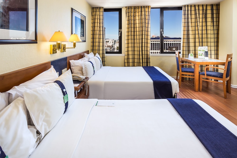 Holiday Inn Lisbon by IHG — Hotel rooms in Lisbon, Lisboa