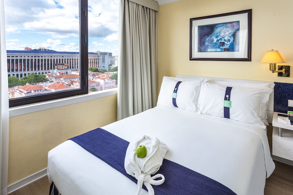 Holiday Inn Lisbon by IHG — Hotel rooms in Lisbon, Lisboa