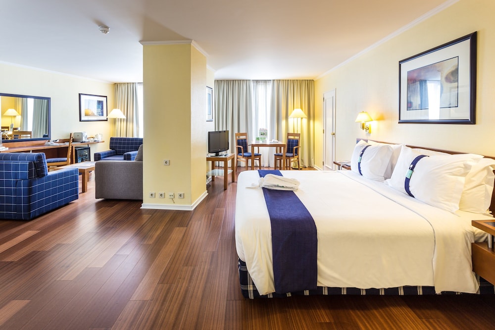 Holiday Inn Lisbon by IHG — Hotel rooms in Lisbon, Lisboa