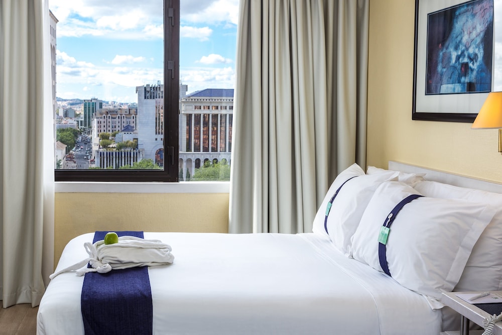 Holiday Inn Lisbon by IHG — Hotel rooms in Lisbon, Lisboa