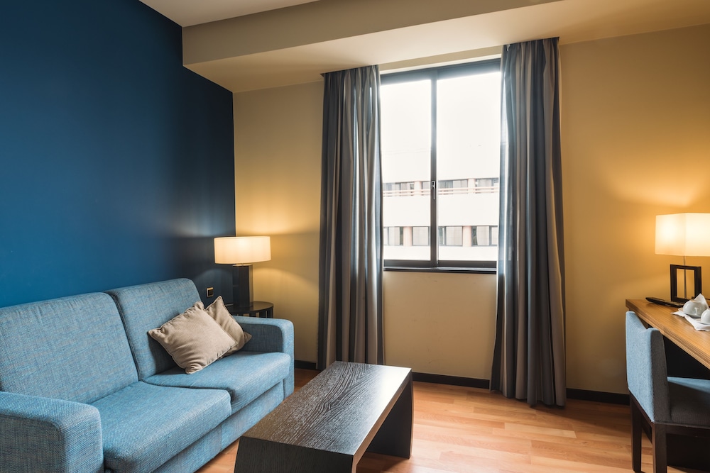 Hotel Lisboa — Hotel rooms in Lisbon, Lisboa