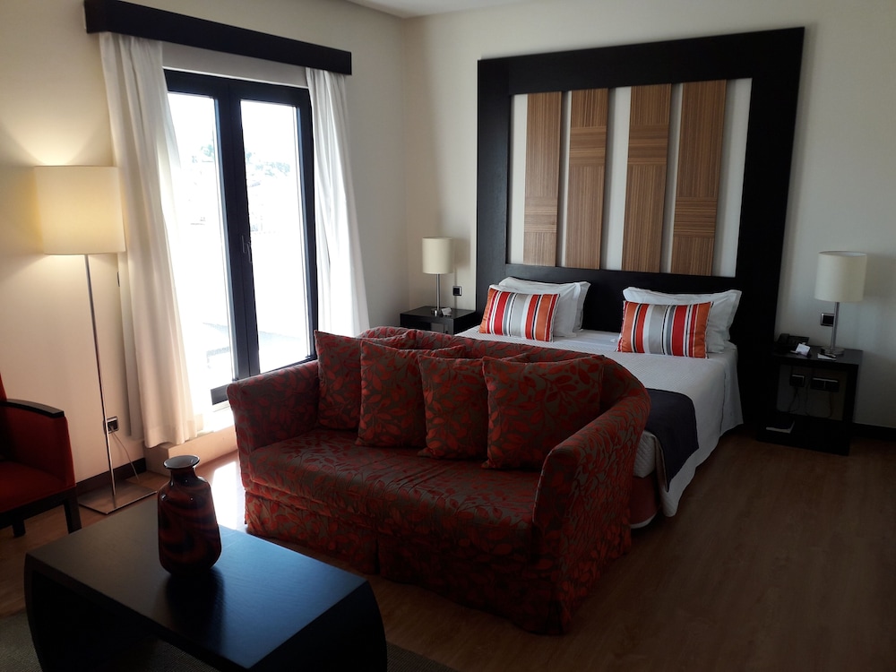 Hotel Lisboa — Hotel rooms in Lisbon, Lisboa