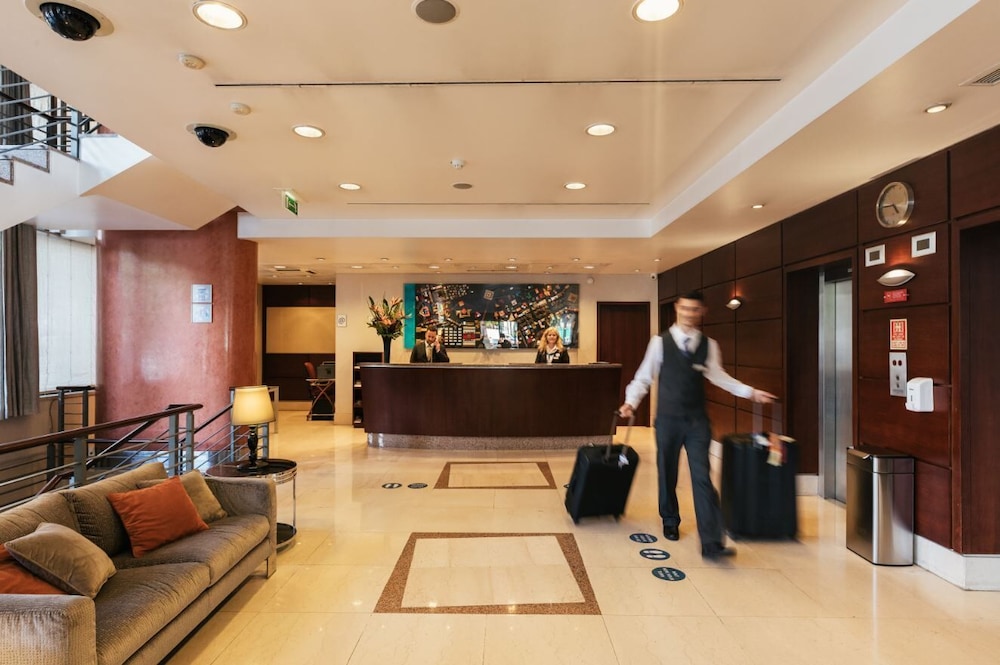 Marques De Pombal Hotel — Hotel building in Lisbon, Lisboa