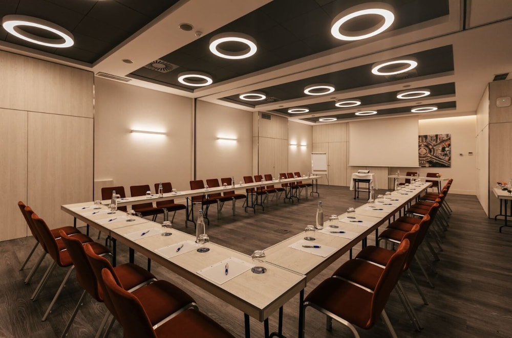 Marques De Pombal Hotel — Hotel building in Lisbon, Lisboa