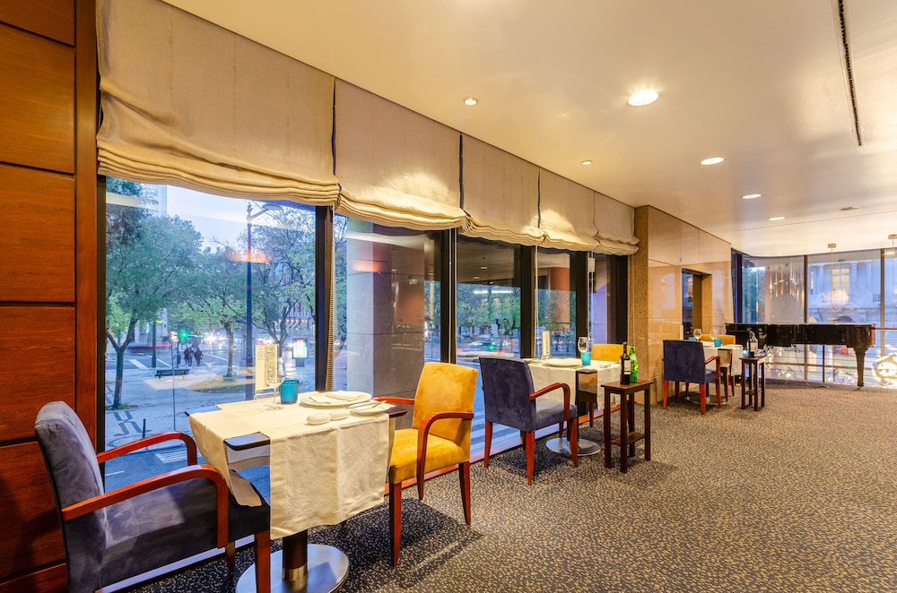 Marques De Pombal Hotel — Restaurant & bars in Lisbon, Lisboa