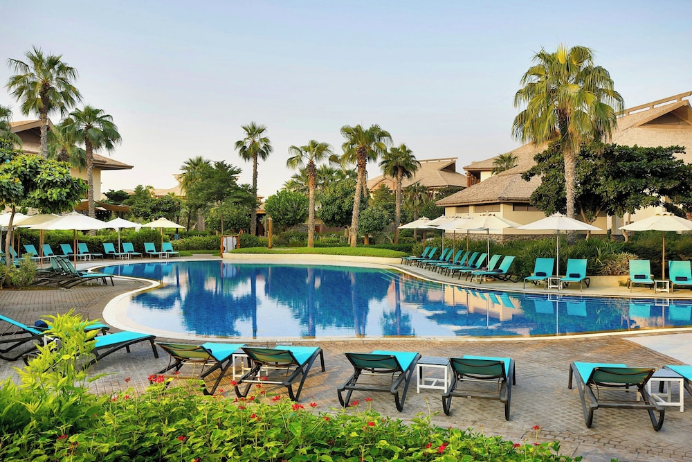 Lapita, Dubai Parks and Resorts, Autograph Collection — Swimming pool in Dubai