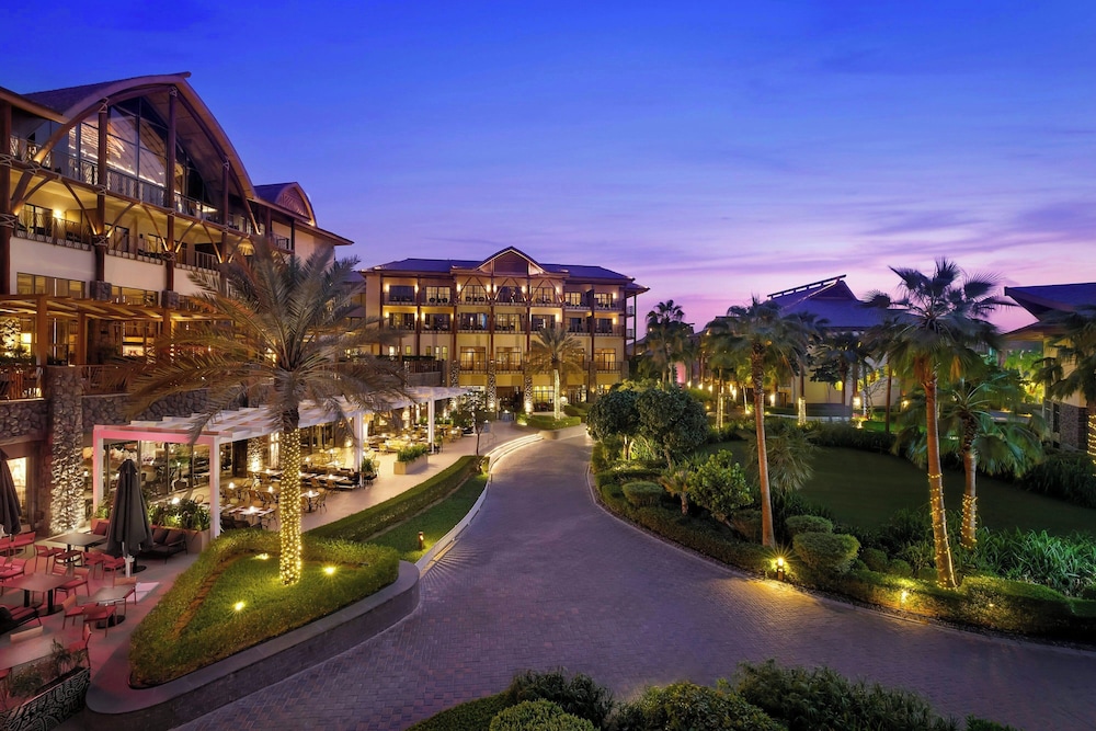 Lapita, Dubai Parks and Resorts, Autograph Collection — Hotel building in Dubai