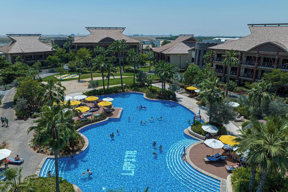 Lapita, Dubai Parks and Resorts, Autograph Collection — Swimming pool in Dubai