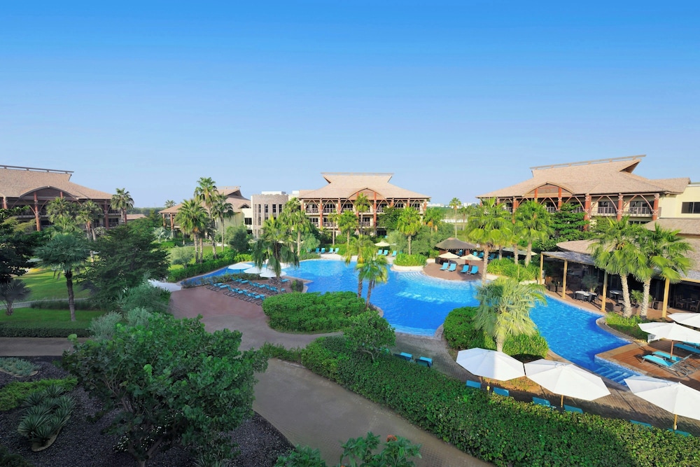 Lapita, Dubai Parks and Resorts, Autograph Collection — Swimming pool in Dubai