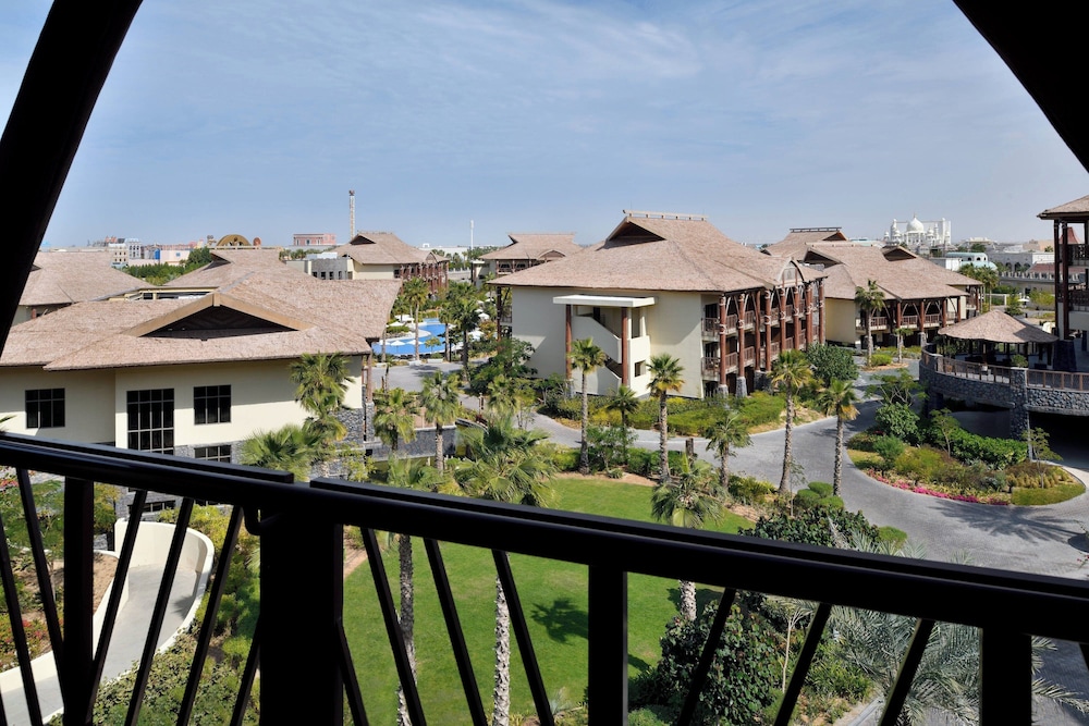 Lapita, Dubai Parks and Resorts, Autograph Collection — Hotel building in Dubai