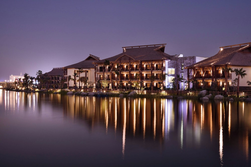 Lapita, Dubai Parks and Resorts, Autograph Collection — Hotel building in Dubai
