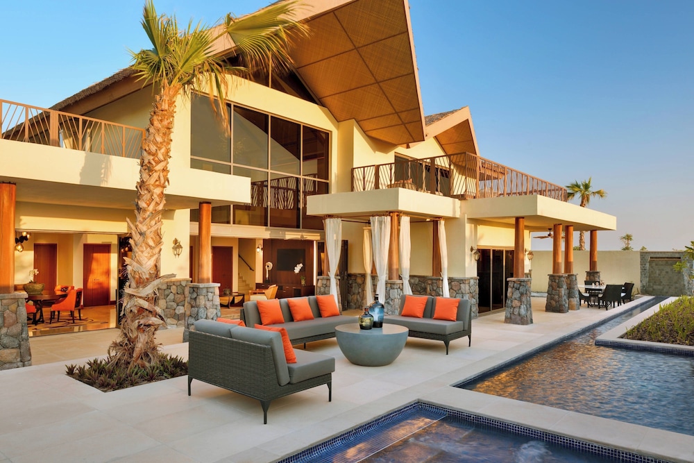 Lapita, Dubai Parks and Resorts, Autograph Collection — Hotel building in Dubai