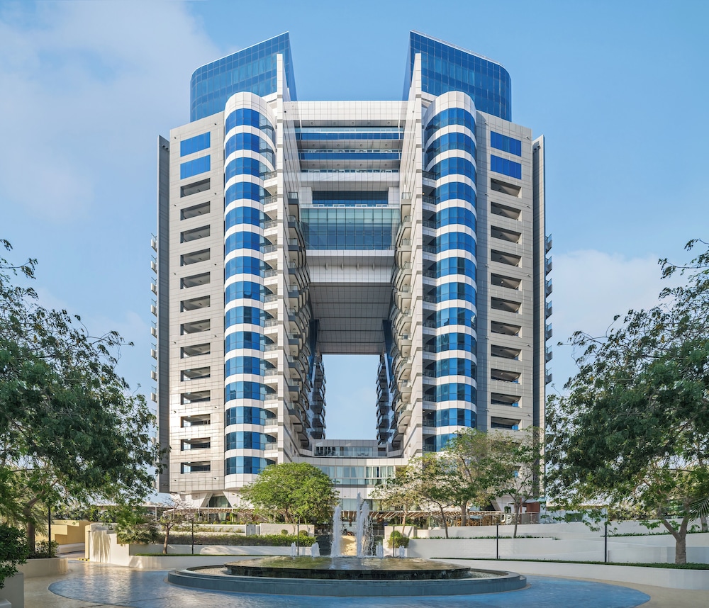 Dukes The Palm Dubai Hotel — Hotel building in Dubai