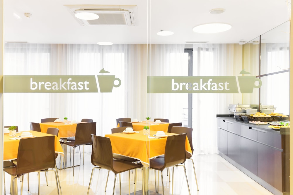 Fenicius Charme Hotel — Restaurant & bars in Lisbon, Lisboa