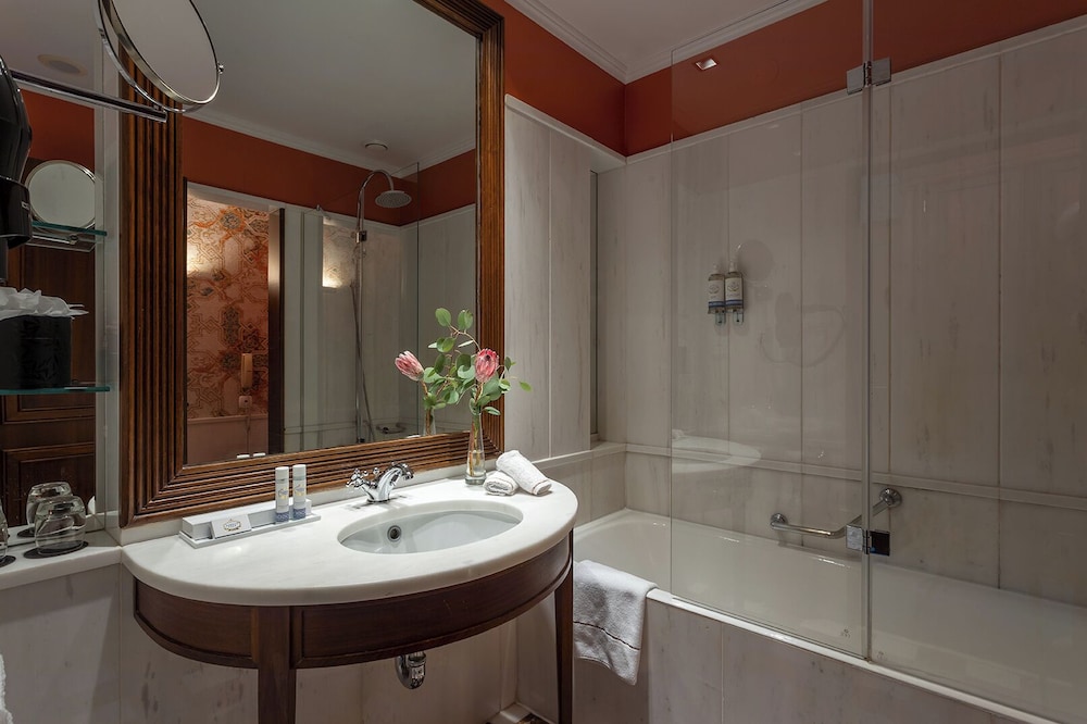 Pestana Palace Lisboa Hotel & National Monument - The Leading Hotels of the World — Hotel rooms in Lisbon, Lisboa