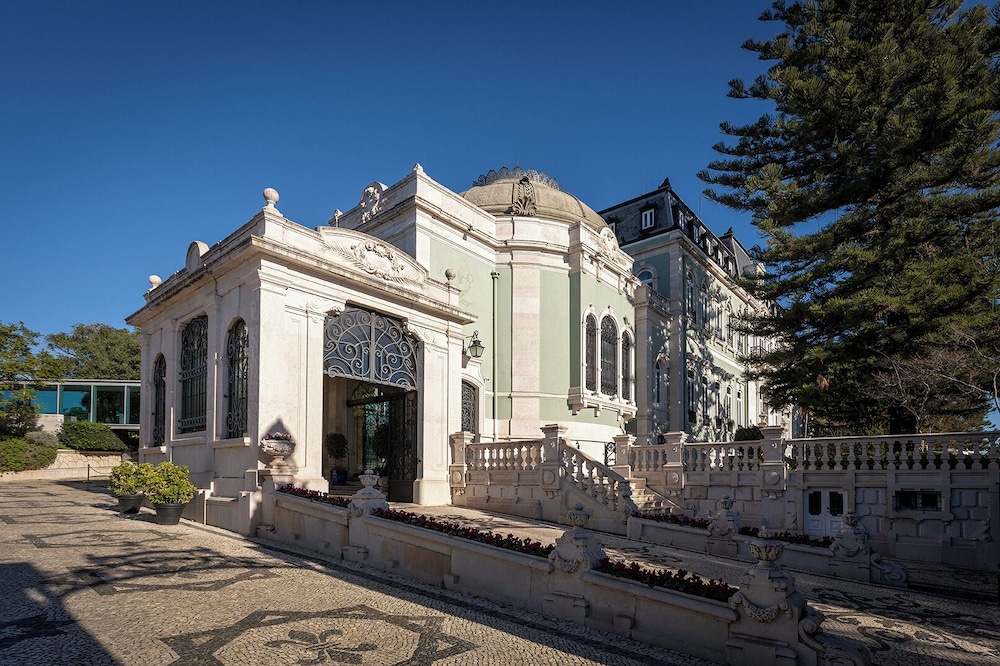 Pestana Palace Lisboa Hotel & National Monument - The Leading Hotels of the World — Hotel building in Lisbon, Lisboa