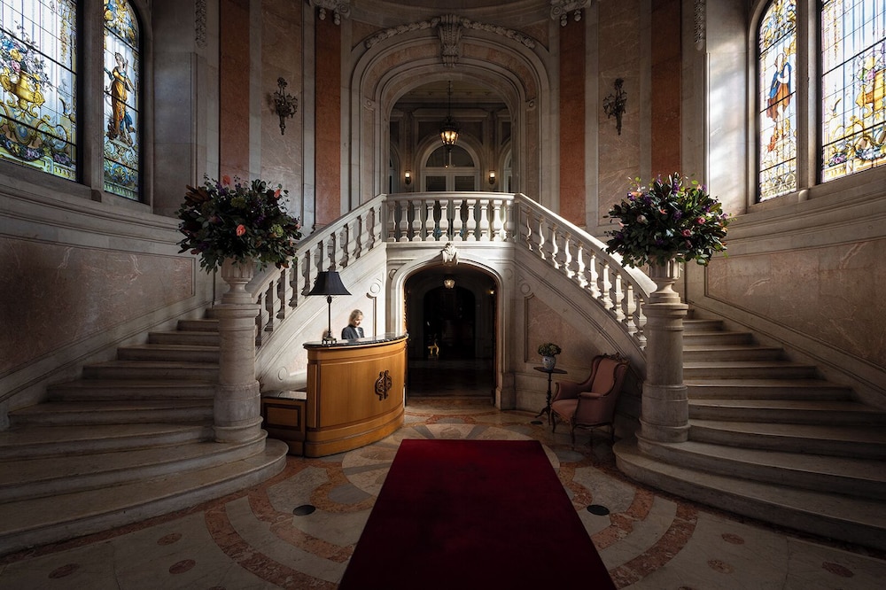 Pestana Palace Lisboa Hotel & National Monument - The Leading Hotels of the World — Hotel building in Lisbon, Lisboa