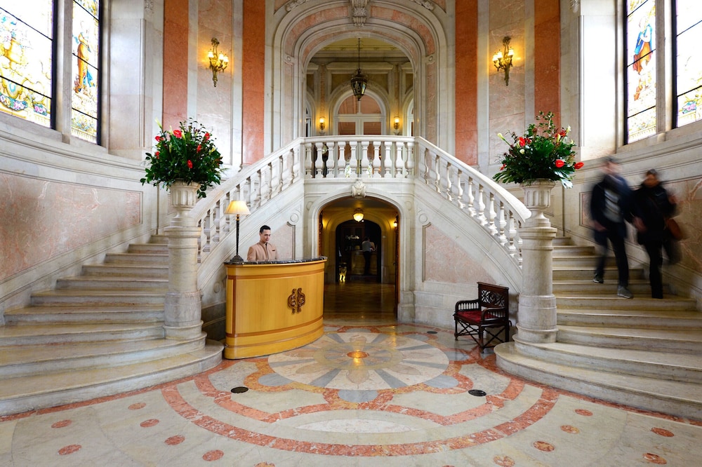 Pestana Palace Lisboa Hotel & National Monument - The Leading Hotels of the World — Hotel building in Lisbon, Lisboa