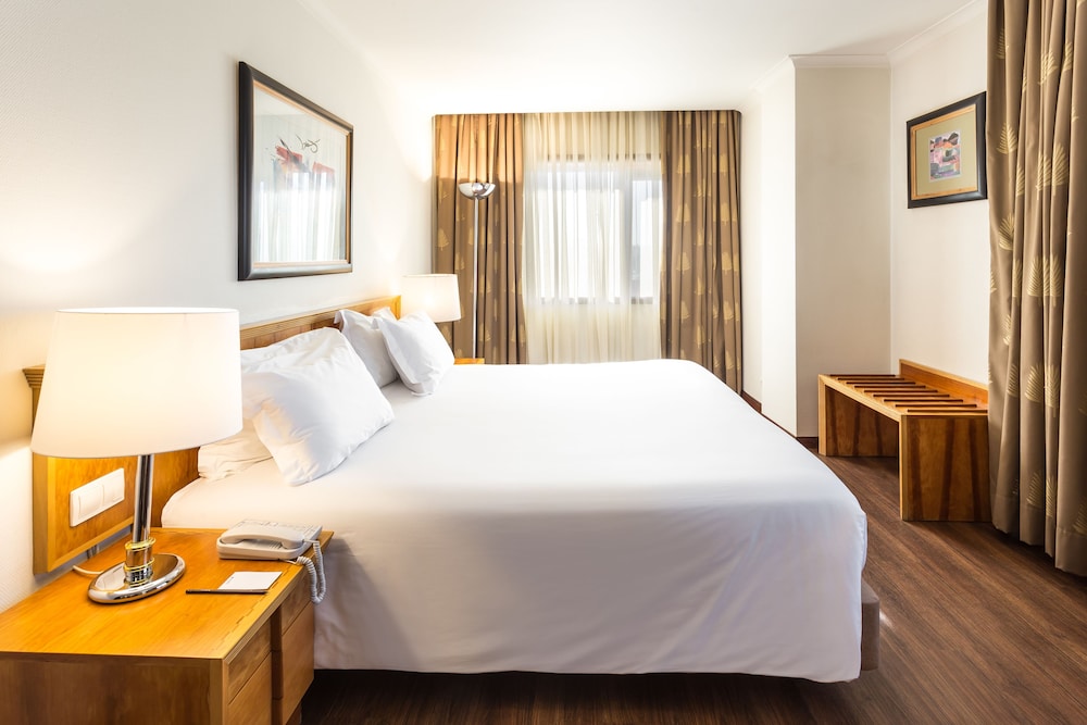 Radisson Blu Hotel — Hotel rooms in Lisbon, Lisboa