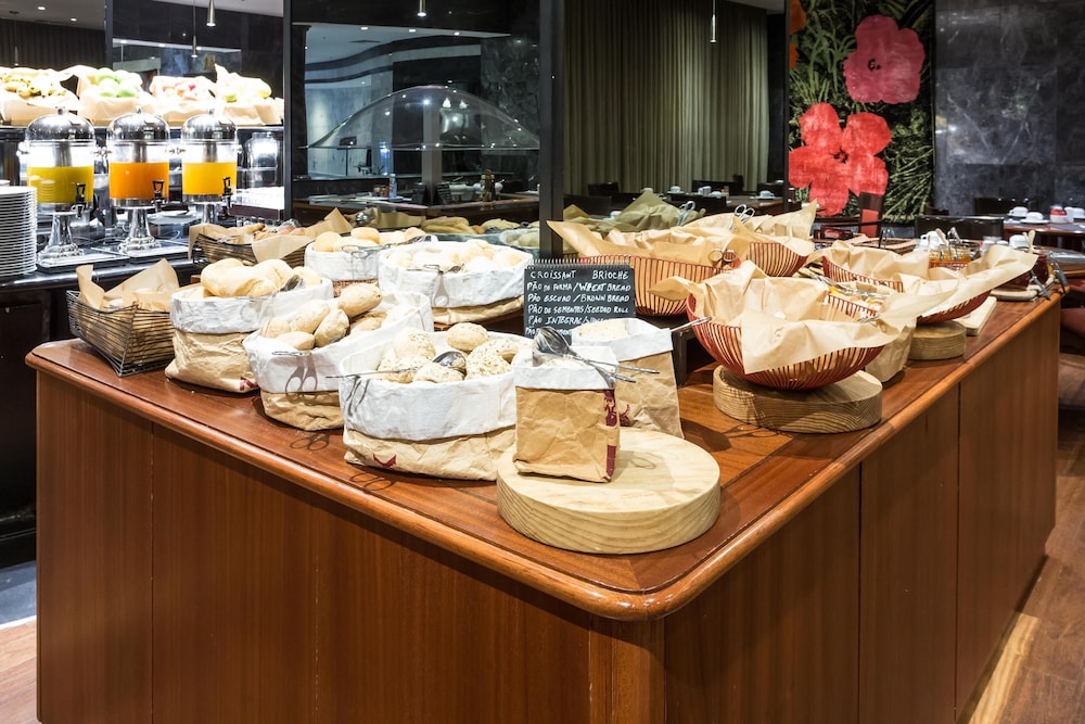 Radisson Blu Hotel — Restaurant & bars in Lisbon, Lisboa