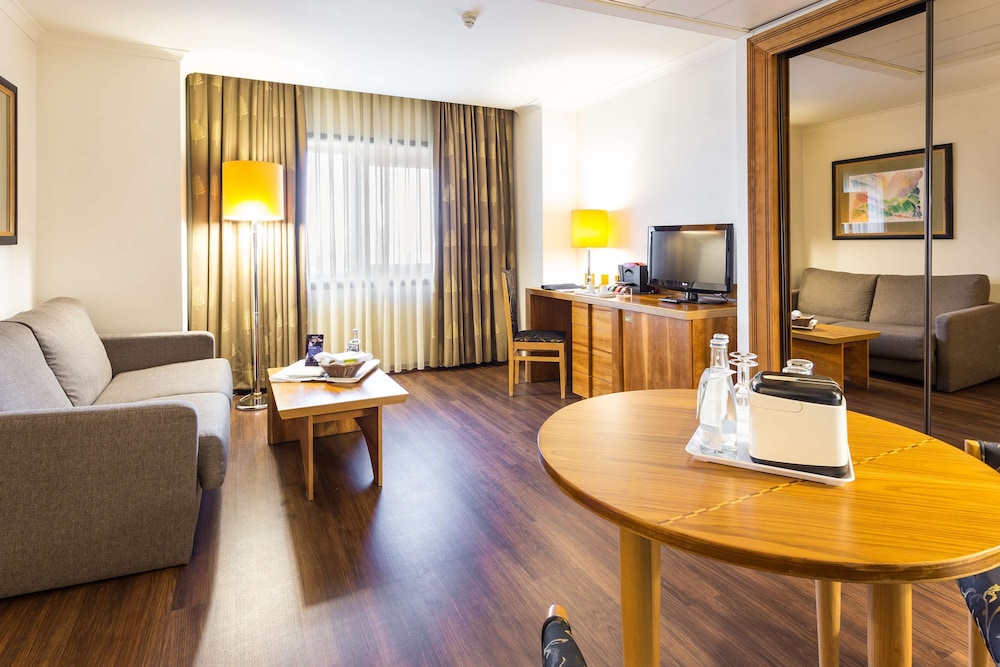 Radisson Blu Hotel — Hotel rooms in Lisbon, Lisboa