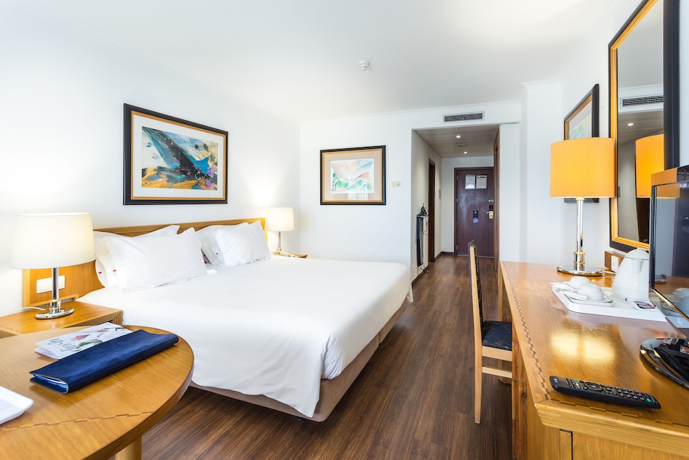 Radisson Blu Hotel — Hotel rooms in Lisbon, Lisboa