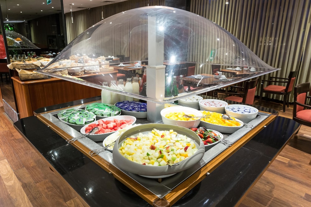 Radisson Blu Hotel — Restaurant & bars in Lisbon, Lisboa