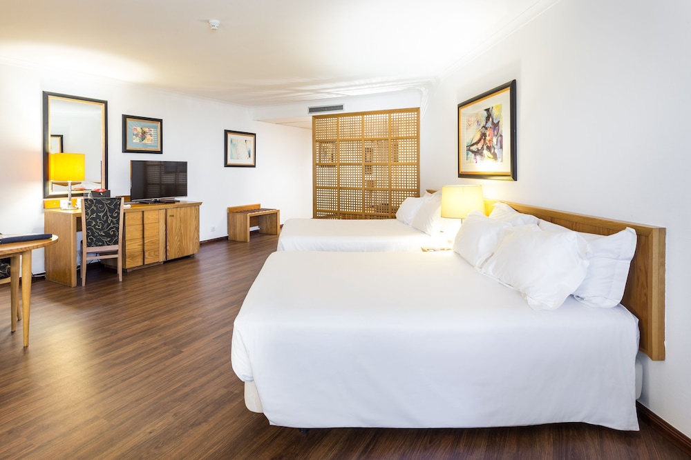 Radisson Blu Hotel — Hotel rooms in Lisbon, Lisboa