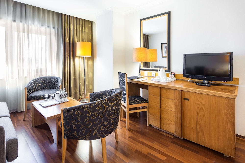 Radisson Blu Hotel — Hotel rooms in Lisbon, Lisboa