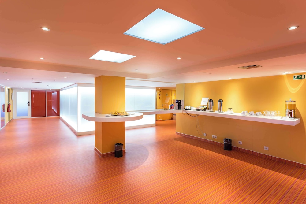Radisson Blu Hotel — Restaurant & bars in Lisbon, Lisboa
