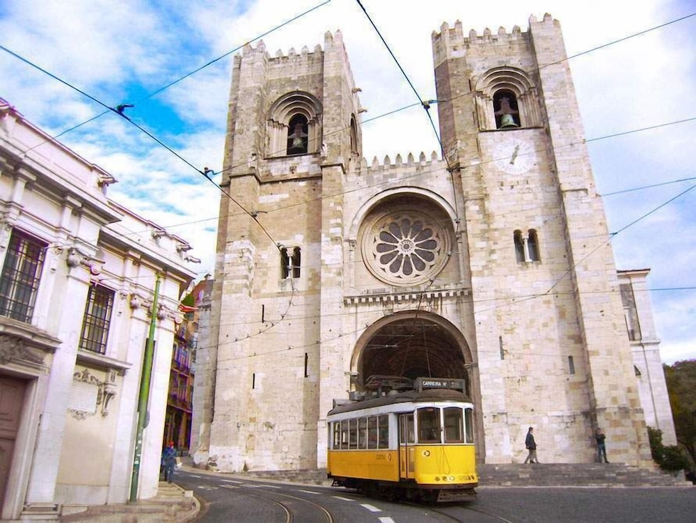 Radisson Blu Hotel — Attractions in the area in Lisbon, Lisboa