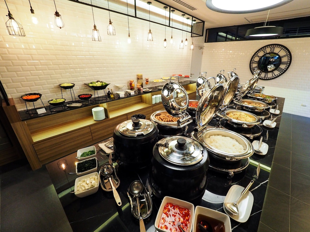 130 Hotel & Residence Bangkok — Restaurant & bars in Bangkok, Bangkok
