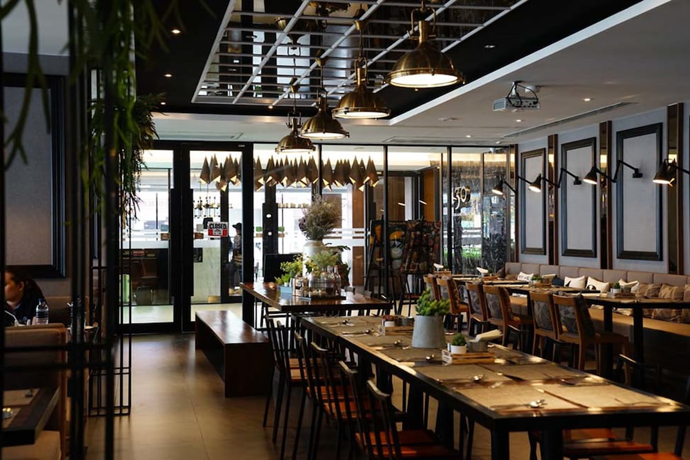 130 Hotel & Residence Bangkok — Restaurant & bars in Bangkok, Bangkok