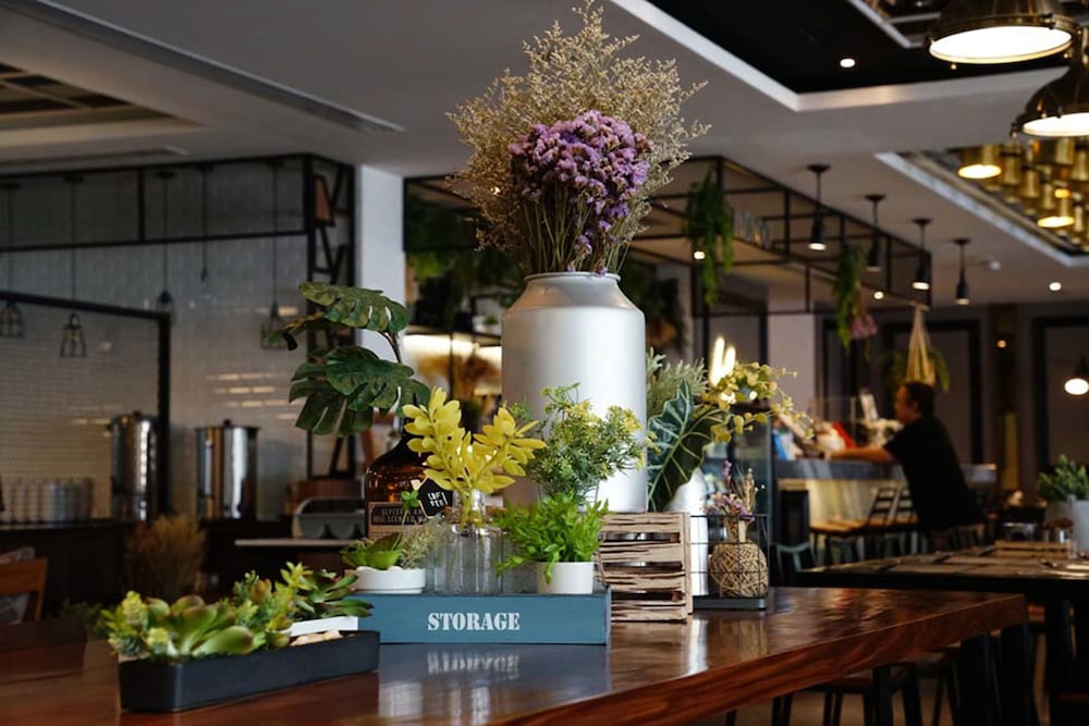 130 Hotel & Residence Bangkok — Restaurant & bars in Bangkok, Bangkok