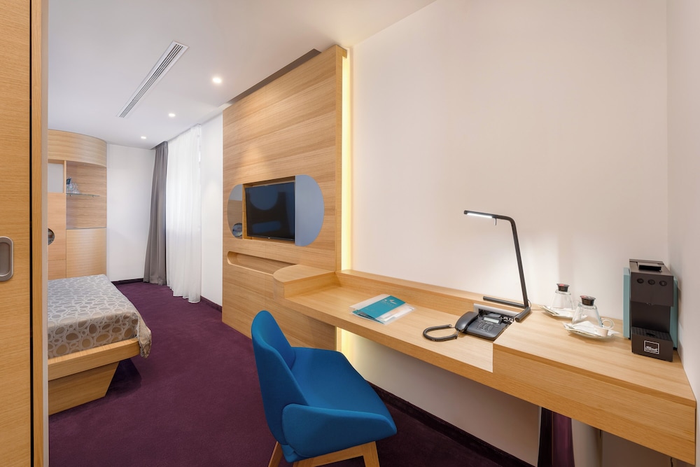 Hotel Olympia Sky — Hotel rooms in Vodice, Šibenik-Knin
