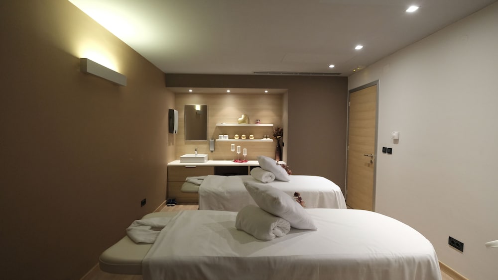 Hotel Olympia Sky — Hotel rooms in Vodice, Šibenik-Knin