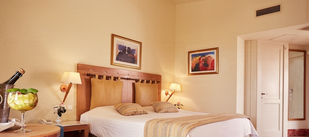 Giannoulis Santa Marina Plaza - Adults Only — Hotel rooms in Chania