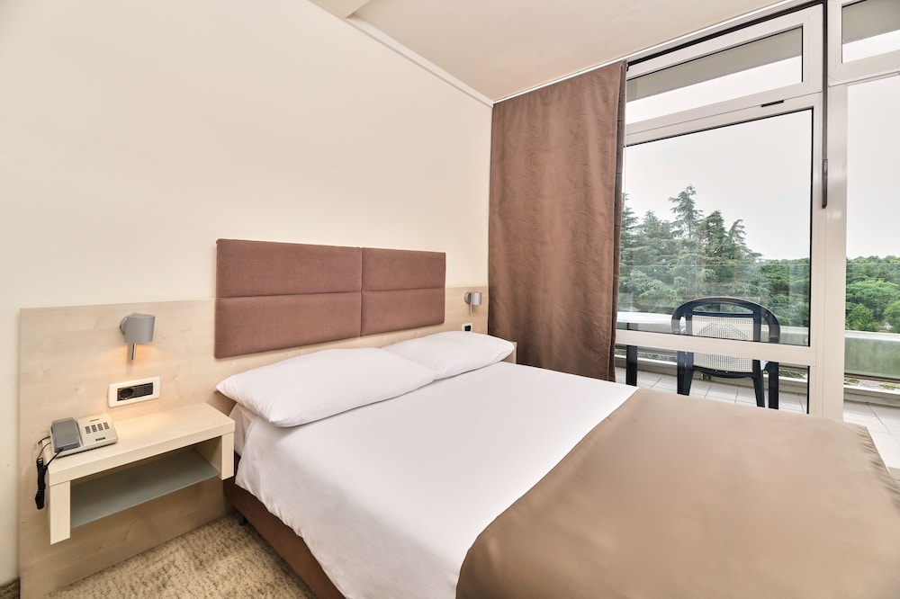 Hotel Mediteran Plava Laguna — Hotel rooms in Poreč, Istria