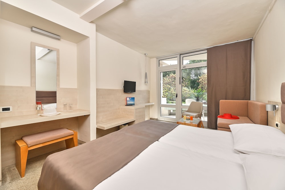 Hotel Mediteran Plava Laguna — Hotel rooms in Poreč, Istria