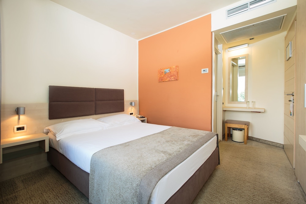 Hotel Mediteran Plava Laguna — Hotel rooms in Poreč, Istria