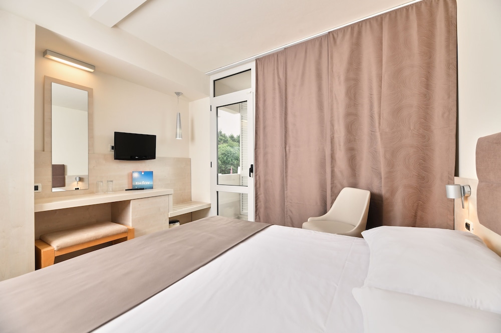 Hotel Mediteran Plava Laguna — Hotel rooms in Poreč, Istria