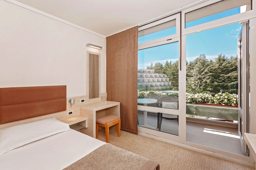 Hotel Mediteran Plava Laguna — Hotel rooms in Poreč, Istria