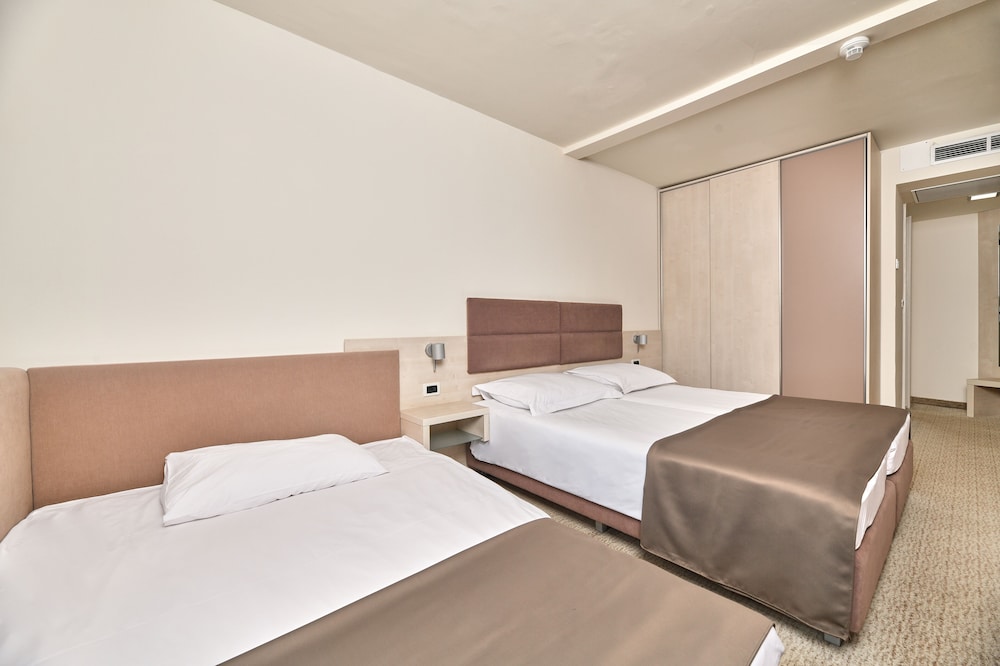 Hotel Mediteran Plava Laguna — Hotel rooms in Poreč, Istria