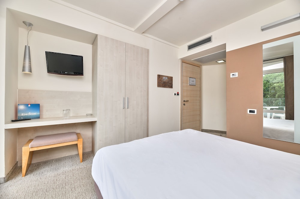 Hotel Mediteran Plava Laguna — Hotel rooms in Poreč, Istria