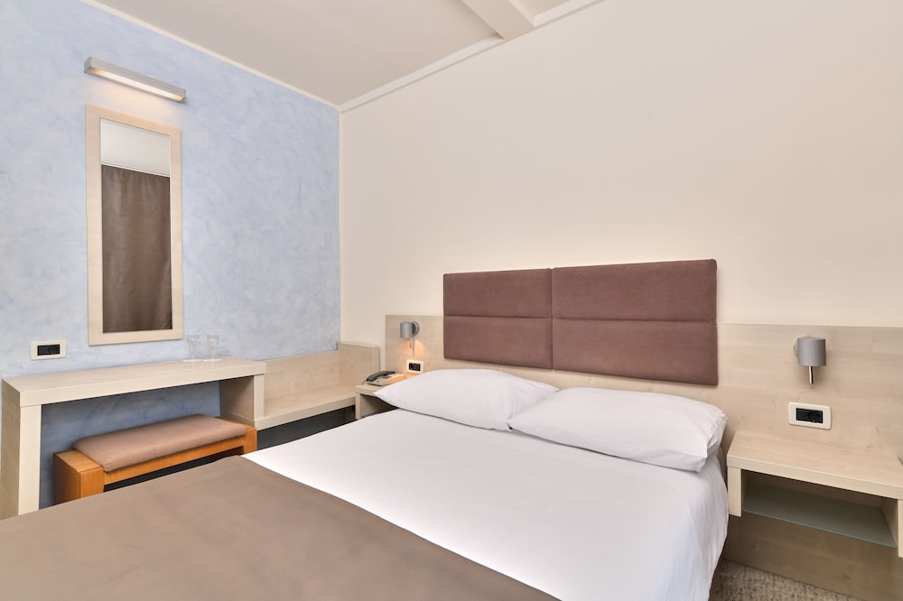Hotel Mediteran Plava Laguna — Hotel rooms in Poreč, Istria