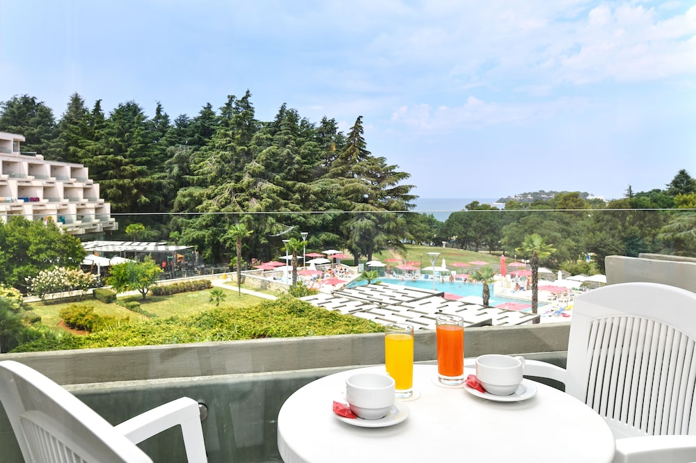 Hotel Mediteran Plava Laguna — Swimming pool in Poreč, Istria